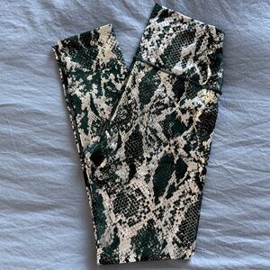 Carbon38 Snake Print Leggings – Green & Silver – Size M